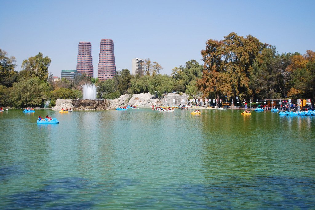 Lago de Chapultec en la Ciudad de México.
